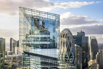 More Daylight but Less Glare & Heat: How Does Automatically Tintable Glass Work?